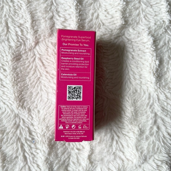 Dr Botanicals Pomegranate Superfood Brightening Eye Serum 15ml - Picture 5 of 6